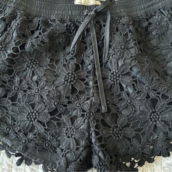 Abercrombie & Fitch Black Lace Overlay Shorts SZ XS - Picture 3 of 4